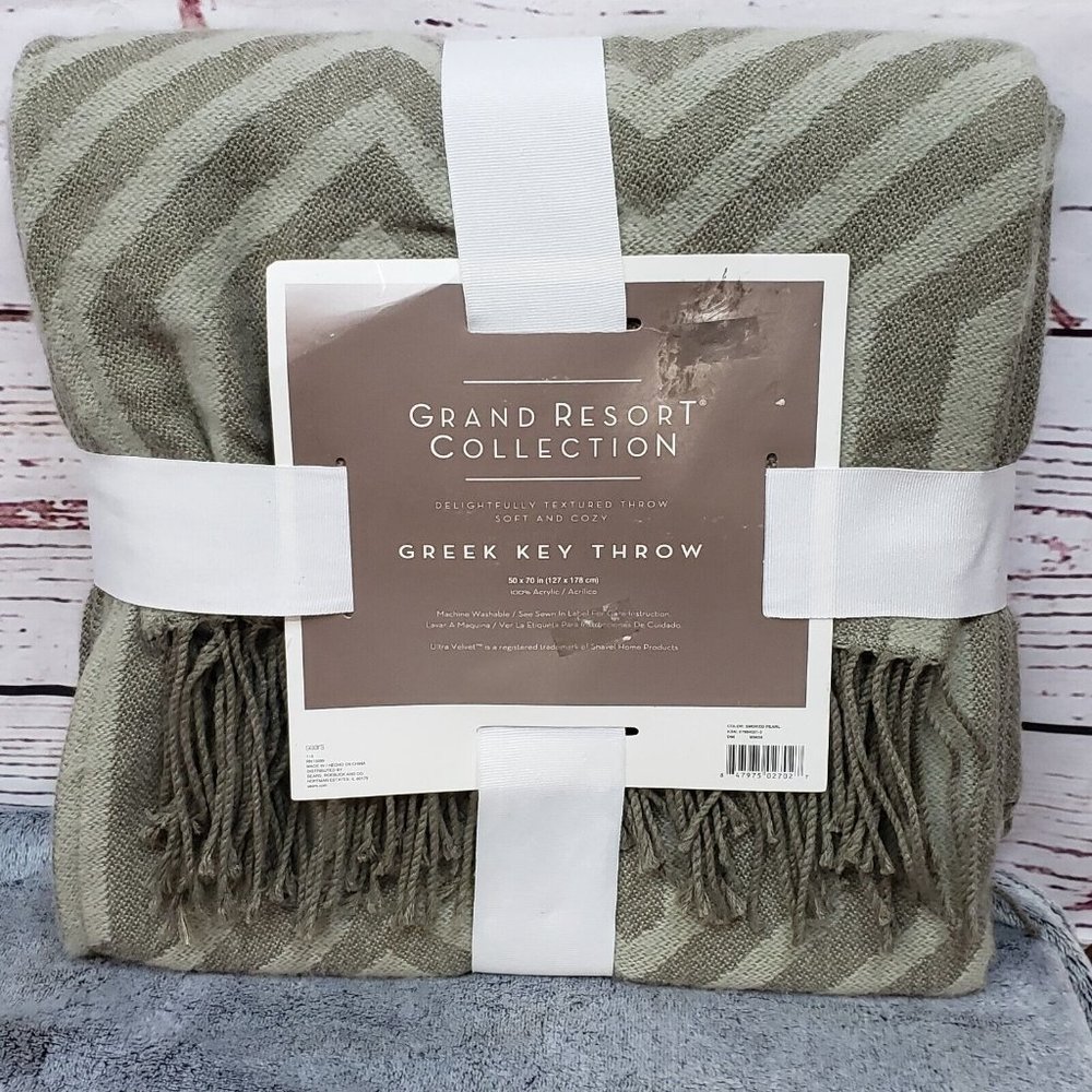 Sears Grand Resort Collection Greek Key Throw 50x70 100% Acrylic